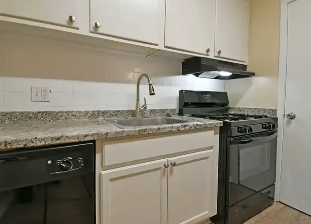 Property at Provincial North Apartments - 1201 N Foster Dr, Baton Rouge, LA, 70806, 2 beds, 1-2 bath, [object Object]