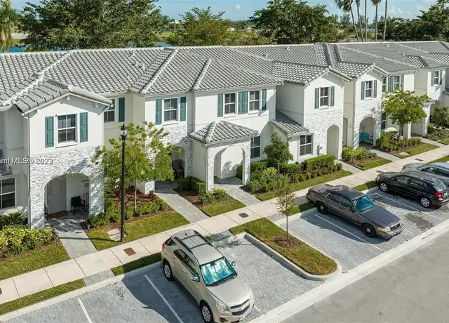 Property at 2713 SE 15th St, Homestead, FL, 33035, 3 beds, 3 baths, [object Object]