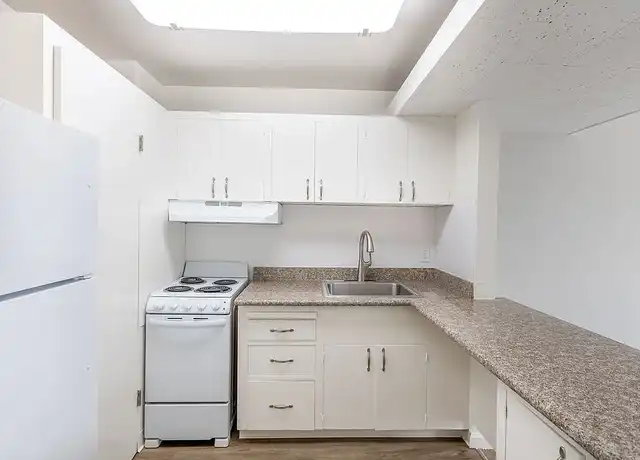 Property at Royal Pines - 525 N El Camino Real, San Mateo, CA, 94401, 2 beds, 1 bath, [object Object]
