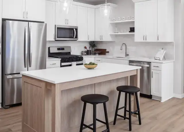 Property at 725 S Plaza Way Unit 202, Mendota Heights, MN, 55120, 2 beds, 2 baths, [object Object]