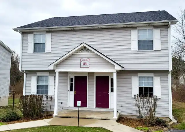 Property at 1815 Sparta Hwy, Crossville, TN, 38572, 2 beds, 1.5 baths, [object Object]