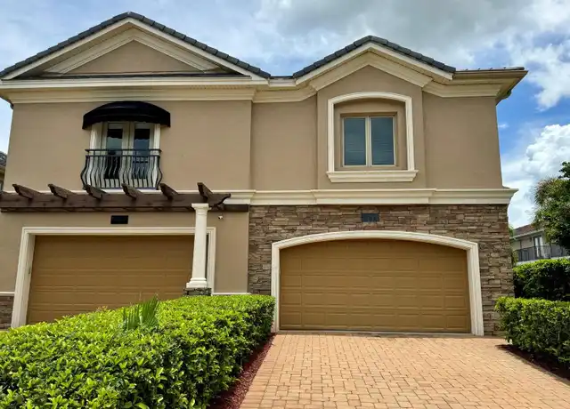 Property at 601 Saxony Blvd, Saint Petersburg, FL, 33716, 3 beds, 3.5 baths, [object Object]