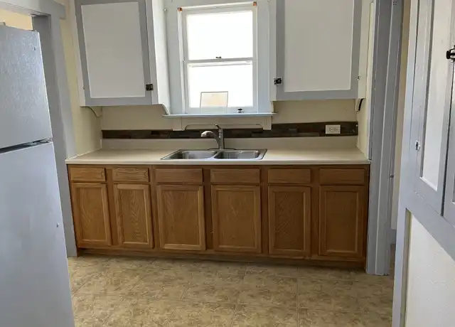 Property at 121 Princeton Dr SE, Albuquerque, NM, 87106, 3 beds, 2 baths, [object Object]