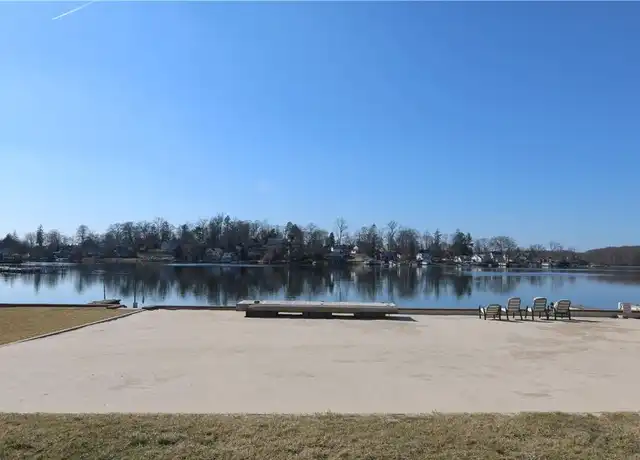 Property at 141 E Lake Blvd Unit F2, Mahopac, NY, 10541, 2 beds, 1 bath, [object Object]