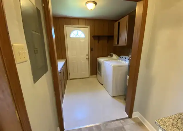 Property at 11 Ambrose Ln, Hampton, VA, 23663, 3 beds, 1.5 baths, [object Object]