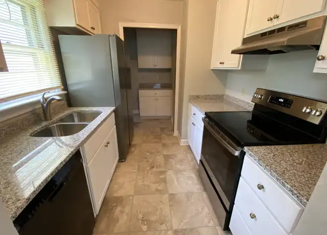 Property at 11 Ambrose Ln, Hampton, VA, 23663, 3 beds, 1.5 baths, [object Object]