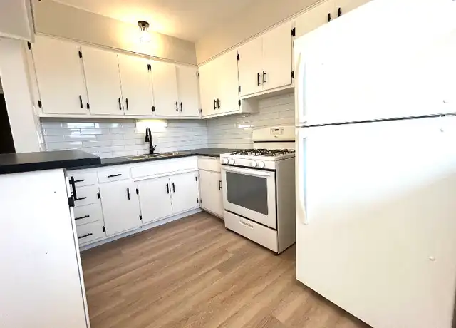 Property at 1590 N La Fox St Unit 1, South Elgin, IL, 60177, 2 beds, 1 bath, [object Object]