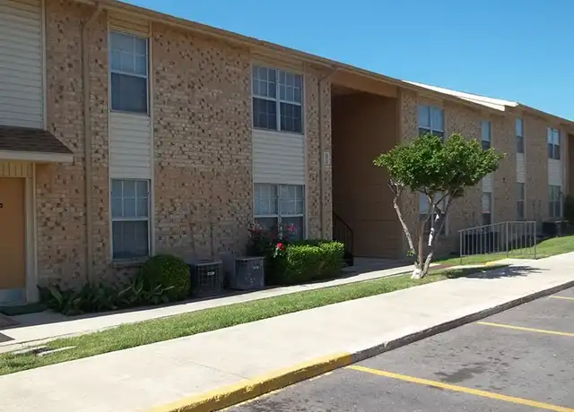 Property at 2200 Montrose Pl Unit 103, Belton, TX, 76513, 3 beds, 1.5 baths, [object Object]