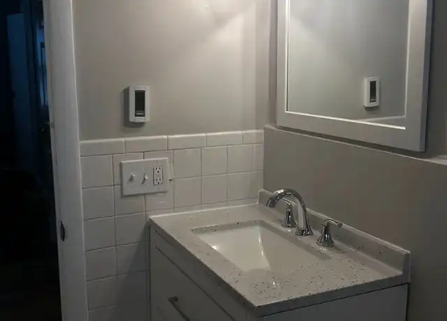 Property at 212 Sheffield Ave Unit 2, New Haven, CT, 06511, 3 beds, 1 bath, [object Object]