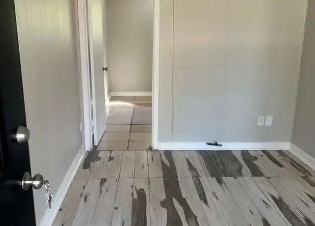Property at 214 W 17th Ave, Pine Bluff, AR, 71601, 1 bed, 1 bath, [object Object]
