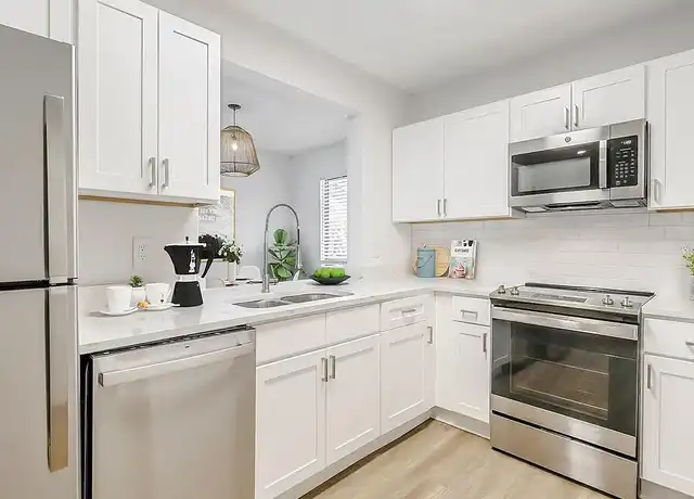 Property at The Dawson - 15501 Bruce B Downs Blvd, Tampa, FL, 33647, 1-2 bed, 1 bath, [object Object]