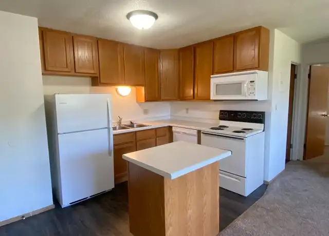 Property at 808 College St Unit 11, Fargo, ND, 58102, 1 bed, 1 bath, [object Object]