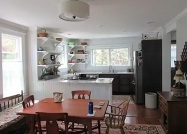 Property at 20 Jackson St Unit 2nd Floor, Northampton, MA, 01060, 2 beds, 1.5 baths, [object Object]