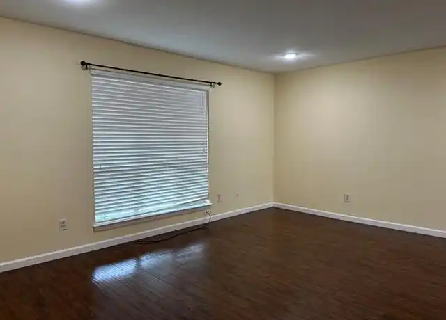 Property at 10580 High Hollows Dr #271, Dallas, TX, 75230, 1 bed, 1 bath, [object Object]