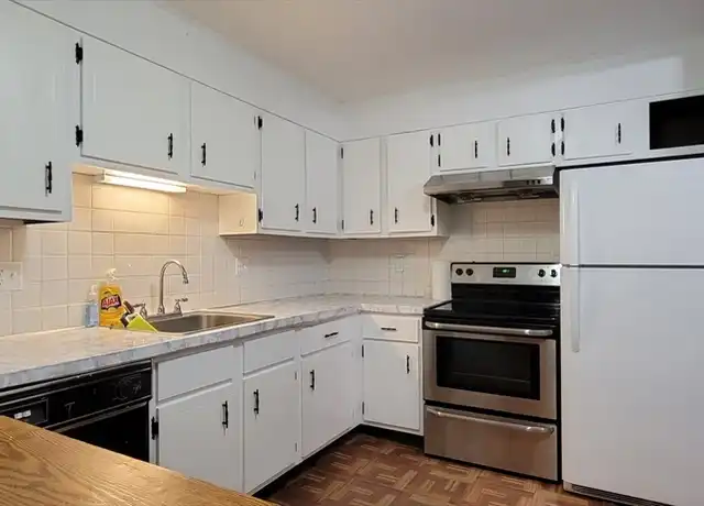 Property at 100 Grand View Ave Unit 11A, Quincy, MA, 02170, 2 beds, 1 bath, [object Object]