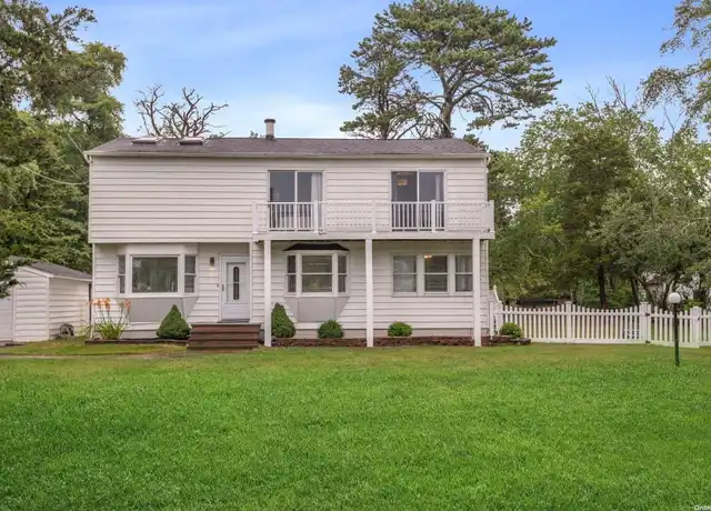 Property at 5 Hyler Dr, Hampton Bays, NY, 11946, 3 beds, 2 baths, [object Object]
