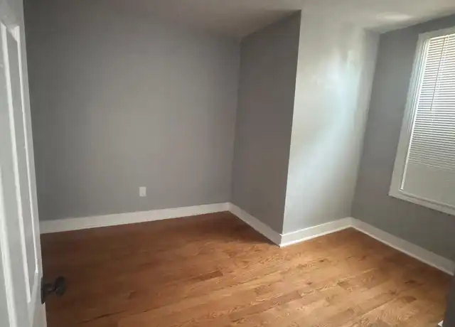 Property at 596 Ferry St Unit 2, New Haven, CT, 06513, 3 beds, 1 bath, [object Object]