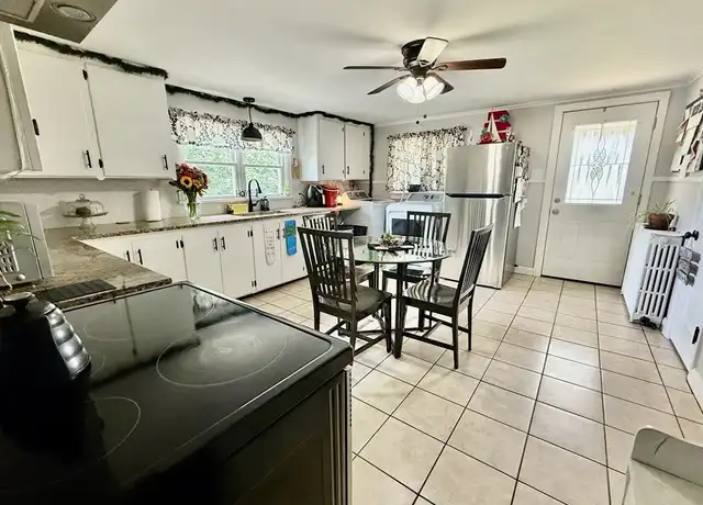 Property at 21 Langlois Ave #2, Southbridge, MA, 01550, 3 beds, 1 bath, [object Object]