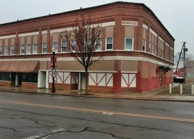 Property at 102 N Main St Unit 4, Ada, OH, 45810, 2 beds, 1 bath, [object Object]