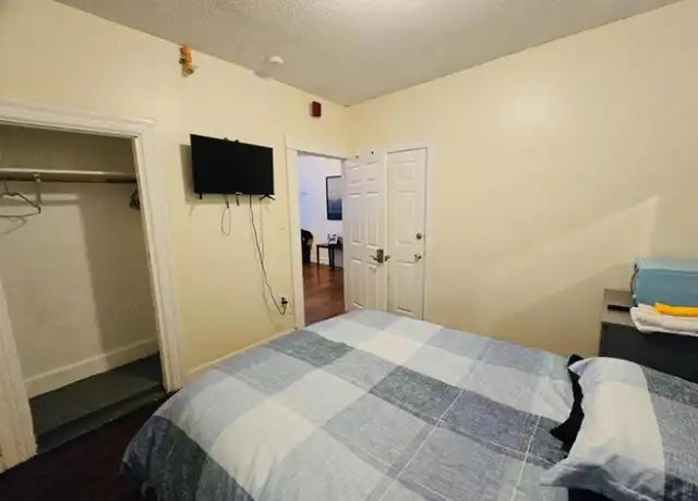 Property at 53 Doyle Ave Unit 3R2, Providence, RI, 02906, 2 beds, 1 bath, [object Object]