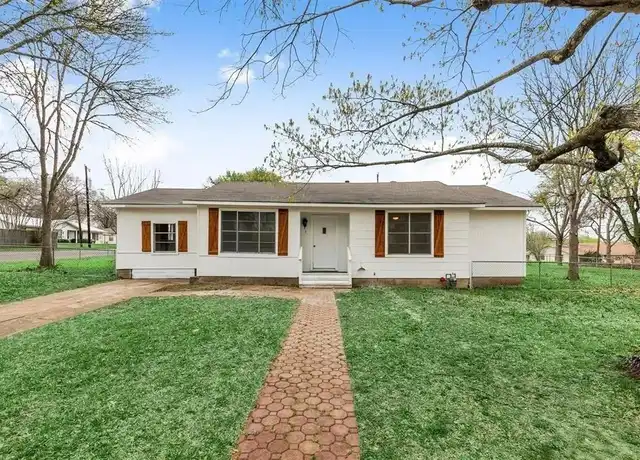 Property at 1114 L J St, Brenham, TX, 77833, 3 beds, 2 baths, [object Object]
