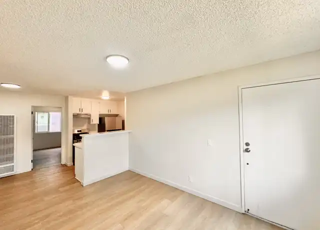 Property at 607 W 82nd St Unit 201, Los Angeles, CA, 90044, 3 beds, 1 bath, [object Object]