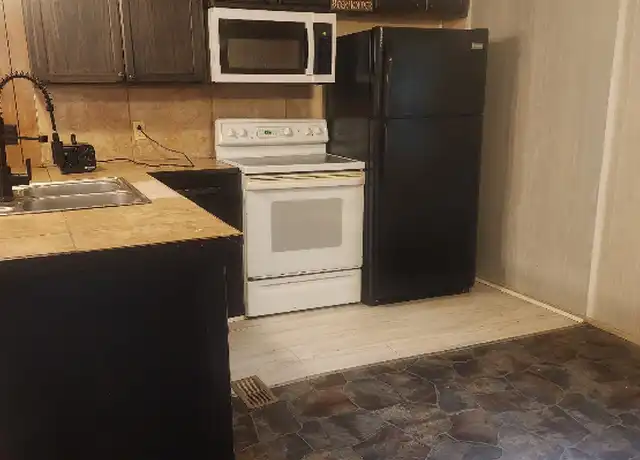 Property at 10378 Camp Mack Rd, Lake Wales, FL, 33898, 2 beds, 1 bath, [object Object]