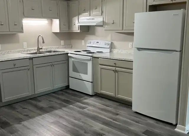 Property at 1701 Broad St Unit 2A, Camden, SC, 29020, 2 beds, 1 bath, [object Object]