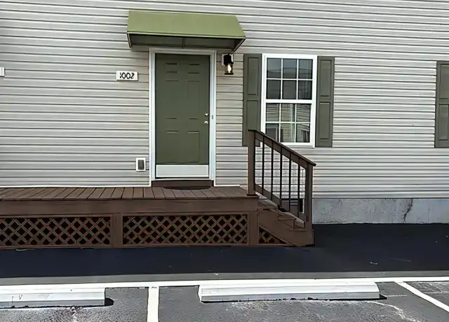 Property at 1002 Harbour Dr Unit 1002, Johnson City, TN, 37601, 2 beds, 2.5 baths, [object Object]