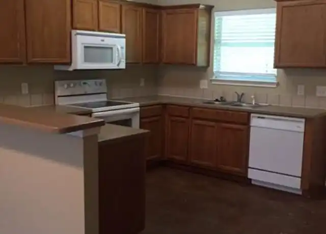 Property at 1105 Neff St, Denton, TX, 76201, 4 beds, 2 baths, [object Object]