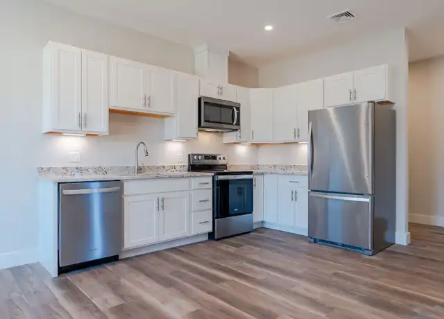 Property at 16 Sullivan St, Berwick, ME, 03901, 2 beds, 1 bath, [object Object]