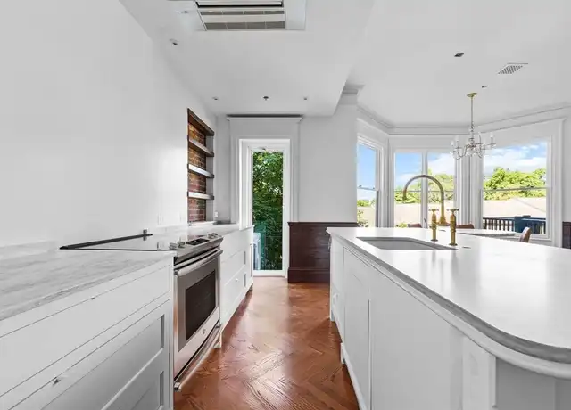 Property at 320 Tappan St Unit 2, Brookline, MA, 02445, 2 beds, 1 bath, [object Object]