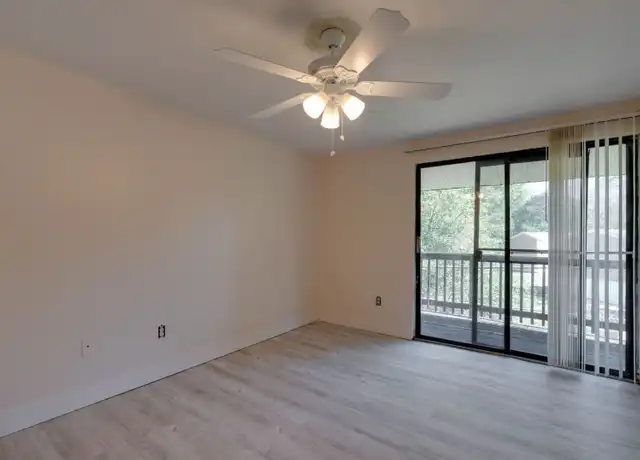 Property at 401 SW 67th Ter, Gainesville, FL, 32607, 2 beds, 2 baths, [object Object]