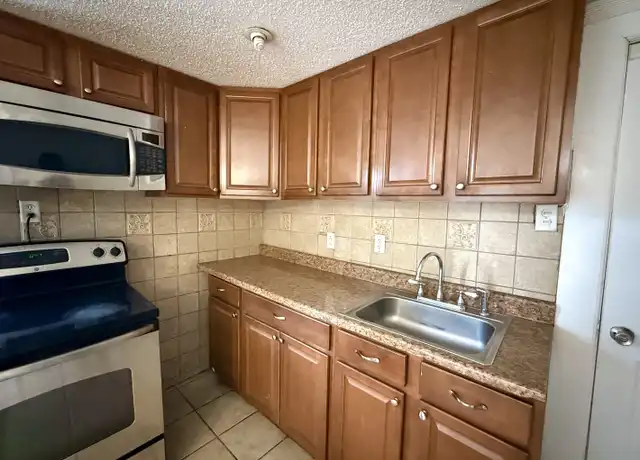 Property at 39 Holmes Ave, New Britain, CT, 06053, 3 beds, 1 bath, [object Object]