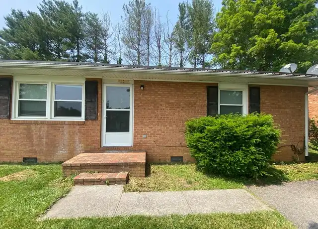 Property at 215 Montgomery St, Christiansburg, VA, 24073, 3 beds, 1 bath, [object Object]