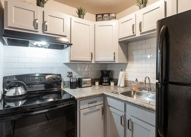 Property at Elevate @ South Mountain - 8818 S Central Ave, Phoenix, AZ, 85042, 1 bed, 1 bath, [object Object]