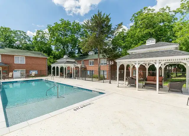 Property at Hampton Plaza at Kessler Park - 1902 Tarrant Pl, Dallas, TX, 75208, 1-2 bed, 1 bath, [object Object]