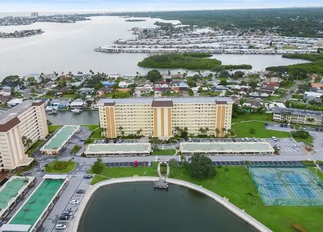 Property at 4725 Cove Cir #202, Saint Petersburg, FL, 33708, 2 beds, 2 baths, [object Object]