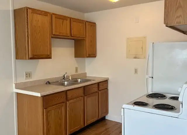 Property at 1800 Fremont Ave N Unit 206, Minneapolis, MN, 55411, 1 bed, 1 bath, [object Object]