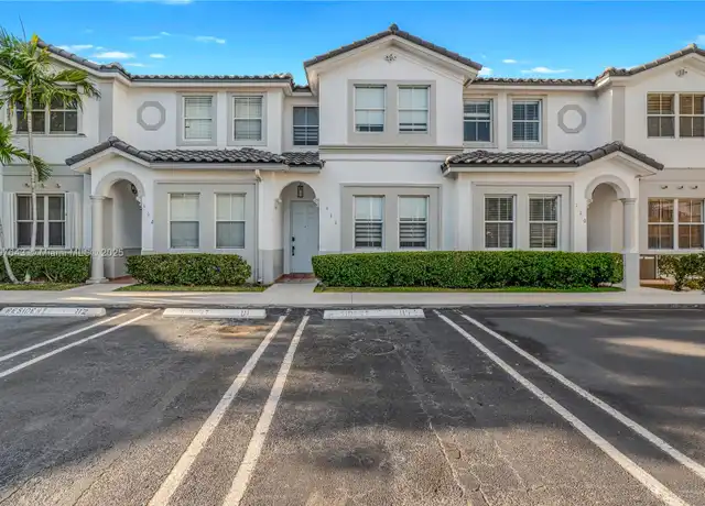 Property at 5460 NW 107th Ave #111, Doral, FL, 33178, 3 beds, 2.5 baths, [object Object]