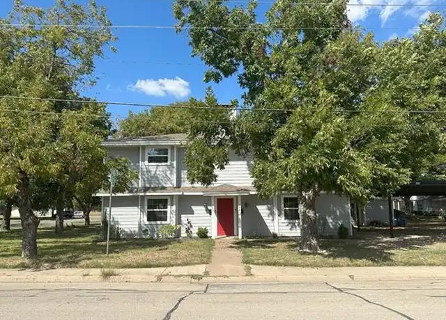 Property at 204 E Rucker St, Granbury, TX, 76048, 2 beds, 2.5 baths, [object Object]
