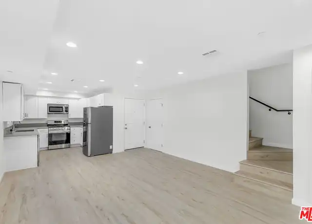 Property at 1409 N Hobart Blvd Unit 202, Los Angeles, CA, 90027, 3 beds, 3.5 baths, [object Object]