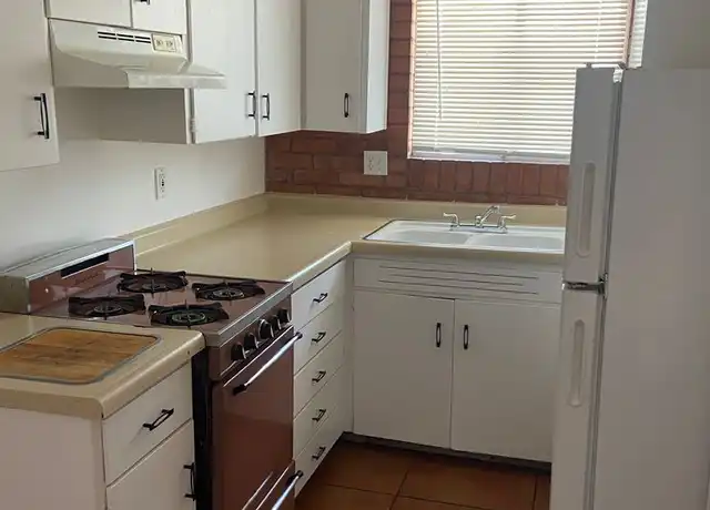 Property at 1302 N Craycroft Rd Unit Cray1302-B, Tucson, AZ, 85712, 1 bed, 1 bath, [object Object]