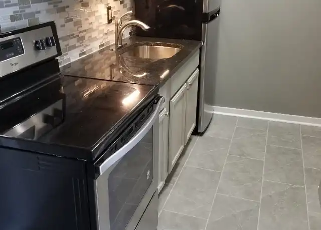Property at 426 2nd Ave SE Unit 12, Hickory, NC, 28602, 2 beds, 1 bath, [object Object]