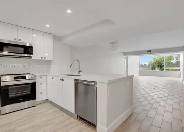 Property at 4091 Cypress Reach Ct #301, Pompano Beach, FL, 33069, 2 beds, 2 baths, [object Object]