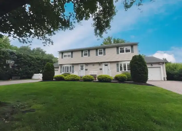 Property at 63 Primrose Ln, Paramus, NJ, 07652, 3 beds, 2.5 baths, [object Object]