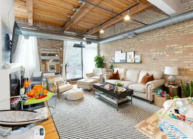 Property at 612 N Oakley Blvd, Chicago, IL, 60612, 2 beds, 2 baths, [object Object]