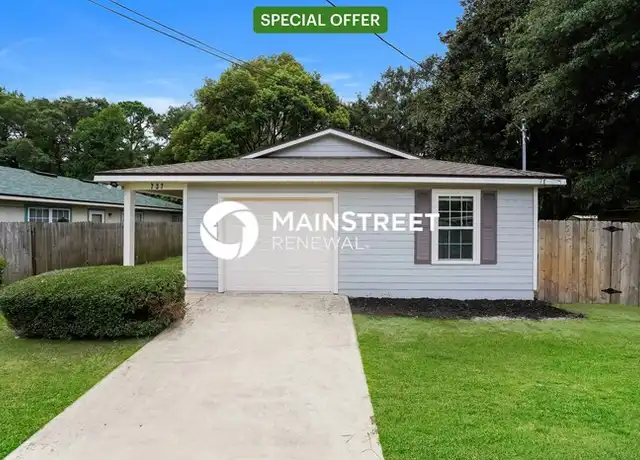 Property at 737 N Cypress Ave, Green Cove Springs, FL, 32043, 3 beds, 2 baths, [object Object]