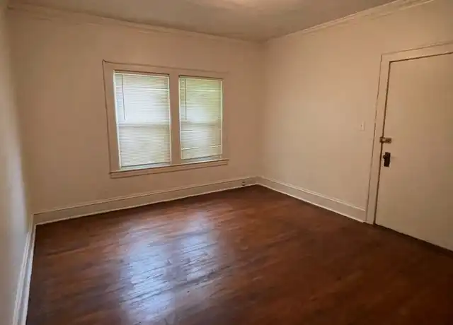 Property at 3674 E 149th St Unit FIVE, Cleveland, OH, 44120, 2 beds, 1 bath, [object Object]