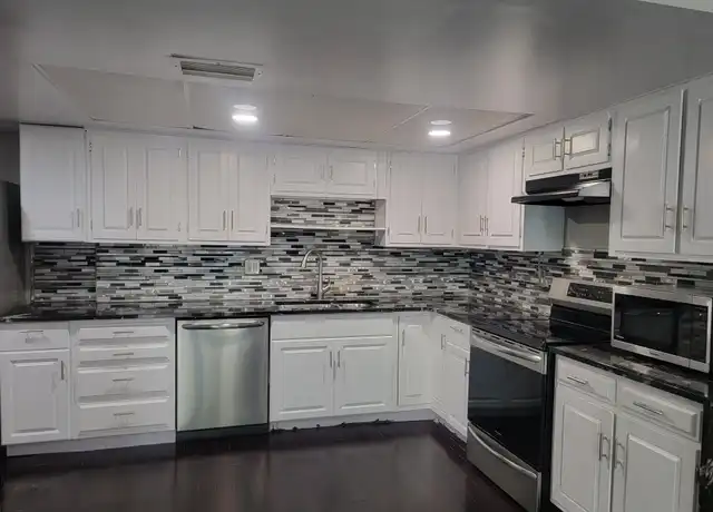 Property at 4343 W Bancroft St Unit 4D, Ottawa Hills, OH, 43615, 2 beds, 2 baths, [object Object]